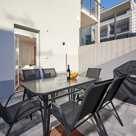 Apartment Luxury Giovanni With Pool Trogir