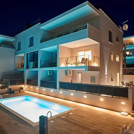 شقة Luxury Giovanni With Pool تروغير