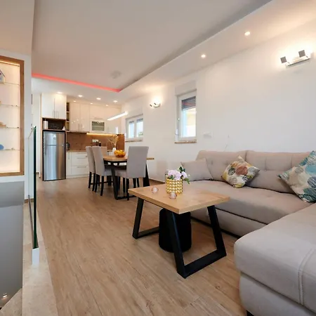 Apartamento Luxury Giovanni With Pool