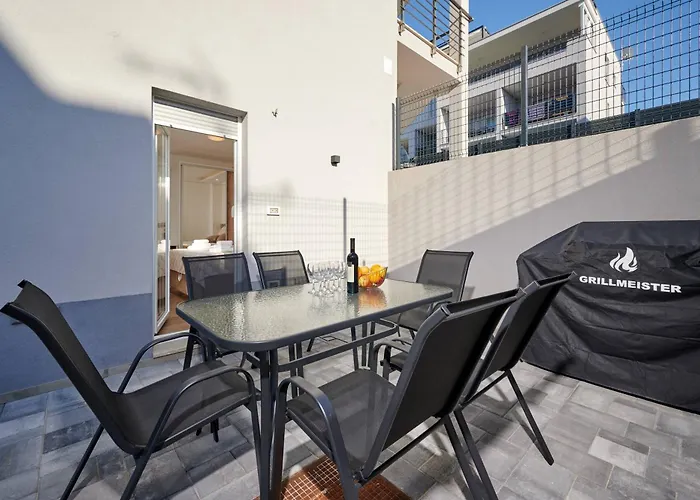 Apartamento Luxury Giovanni With Pool Trogir